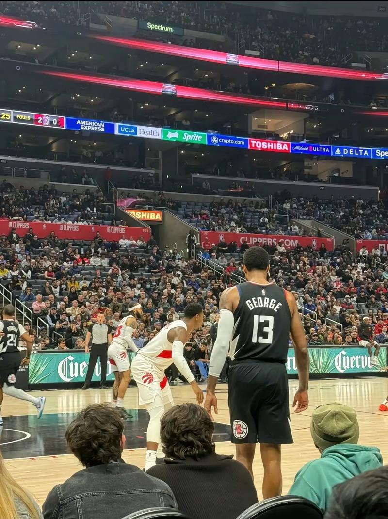 斯帕莱蒂：卡巴尔像一匹马有力量，能反复进行高强度百米冲刺（斯帕莱蒂：卡巴尔如骏马般强壮，可反复完成高强度百米冲刺）