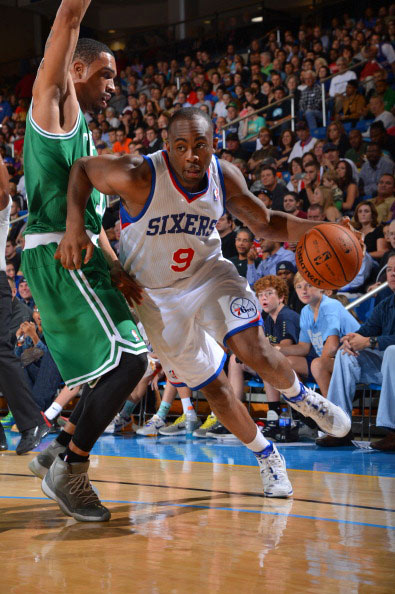 李国旭：满意球队中超首个赛季的表现，未来会不断努力、进步（李国旭：对球队中超处子季表现满意，未来将持续努力提升）