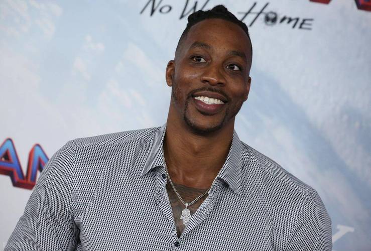 半月遭马刺三杀，这就是卫冕冠军？（半个月内连负马刺三场，这还是卫冕冠军吗？）