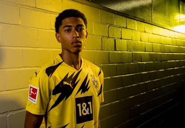 德甲霸主制造惨案，13轮12胜，凯恩踢疯了：替补轰入3球（德甲霸主横扫，13轮12胜，凯恩替补戴帽）