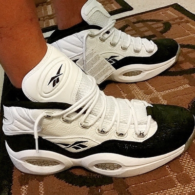 昨晚缝了三针无大碍！徐杰跟随广东男篮出征浙江客场（无大碍！徐杰昨晚缝三针后随广东男篮赴浙江客场）