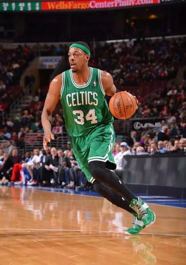 波兰主帅：要帮扎莱夫斯基找回状态；我觉得莱万还没决定未来（波兰主帅：将助扎莱夫斯基找回状态；莱万的未来尚未敲定）