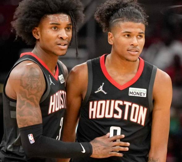 官方：李海新当选2025赛季中超金哨，唐顺齐当选银哨，傅明当选铜哨（中超官方公布2025赛季裁判评选：李海新获金哨，唐顺齐获银哨，傅明获铜哨）