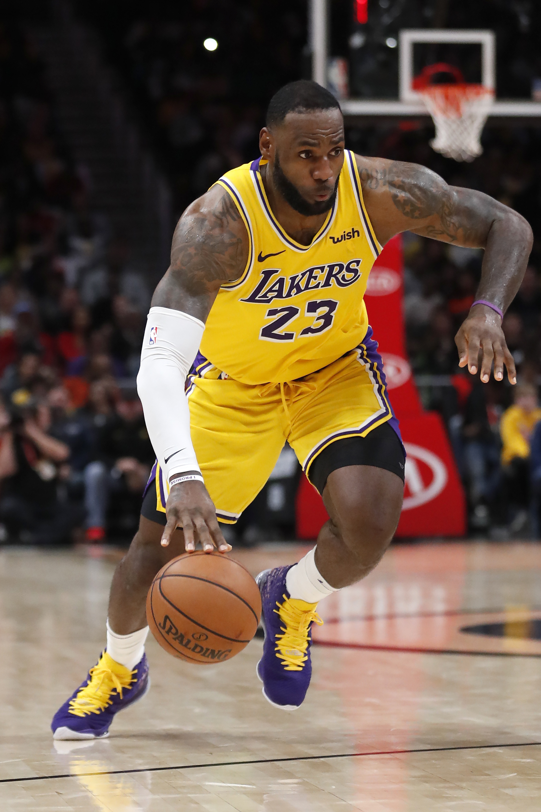 记者：16岁布基纳法索中场签约白堡，未来有望加盟切尔西（记者：白堡签下16岁布基纳法索中场，未来或将投奔切尔西）