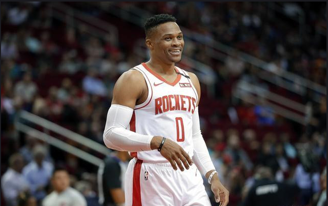 巴蒂：劳塔罗和小蜘蛛可以一起上，但其中一人必须做出牺牲（巴蒂：劳塔罗与小蜘蛛能同场，但必须有人作出牺牲）