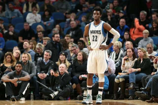 赛季新低！亚历山大全场仅22分，三分球失准仅6中1（亚历山大手感低迷：仅22分，三分6投1中，创本季新低）