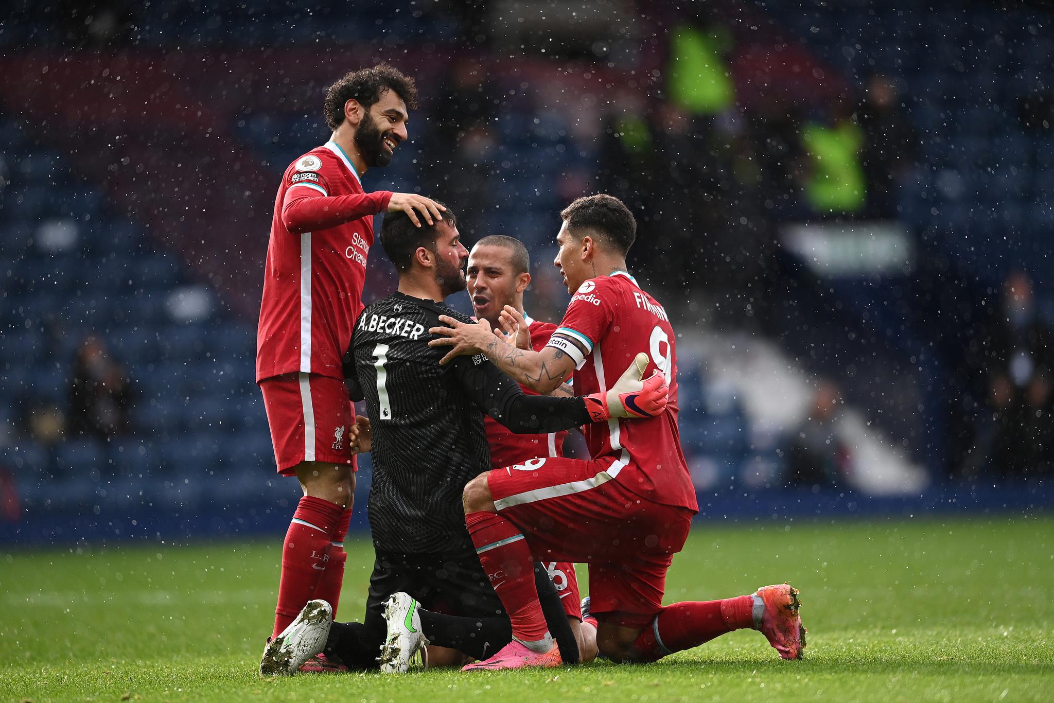 对球迷的嘘声竖大拇指，林德洛夫：如果他们生气，我表示道歉（面对嘘声竖拇指，林德洛夫：若让球迷生气，我表示歉意）