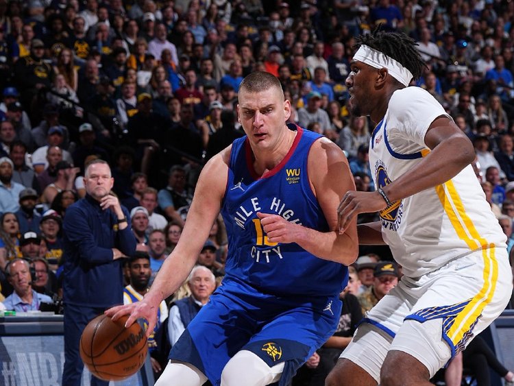 瓜帅：曼城还没达到争冠水准；我的未来？没有人能够说得准（瓜迪奥拉：曼城距离争冠尚有差距；我的去留？无人能确定）