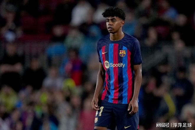 名记：恩昆库因伤将缺席周一训练，切尔西已同意他推迟回归（恩昆库因伤无缘周一训练，切尔西批准其延后归队）