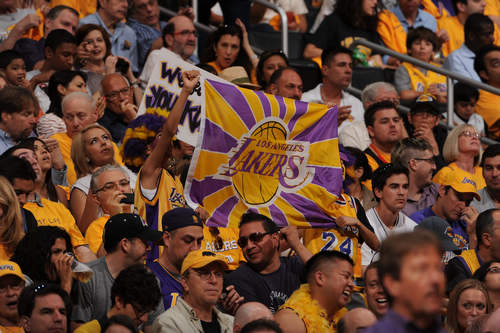 新民体育：上海男篮最好的夺冠机会来了？（新民体育：上海男篮迎来冲冠最佳时机？）