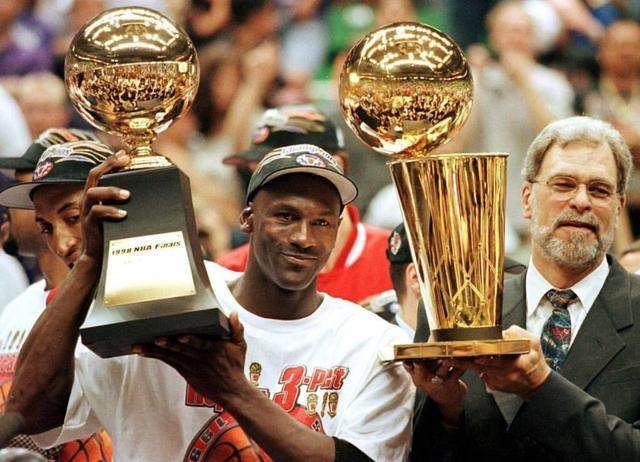 默特萨克：图赫尔敢于挑战超级球星，英格兰人还不习惯这种教练（默特萨克：图赫尔敢直面巨星，英格兰人尚未习惯这种主帅）