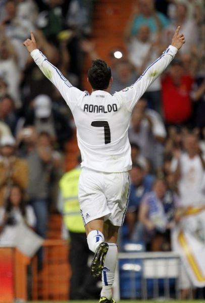 22／23赛季以来顶级前锋越位数：哈兰德仅18次，C罗143次（22／23赛季至今顶级前锋越位统计：哈兰德仅18次，C罗多达143次）