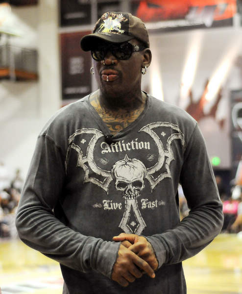 翻新太贵，维罗纳市长托马西提出把维罗纳现主场直接拆除再重建（翻新成本过高，维罗纳市长托马西建议将现有主场拆除重建）