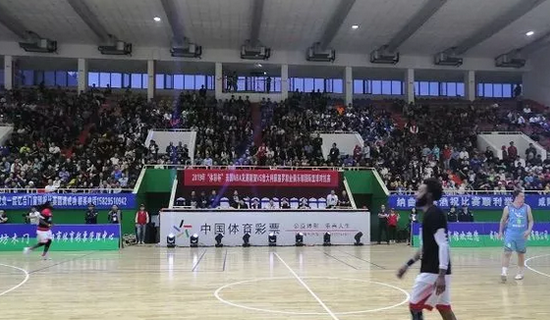 1-3被巴萨逆转，马竞连续13场西甲不败遭终结（马竞1-3遭巴萨翻盘，13轮西甲不败纪录告破）