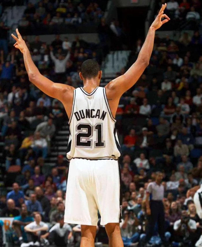 雷霆天才控卫再度刷新纪录（雷霆王牌控卫再度改写纪录）