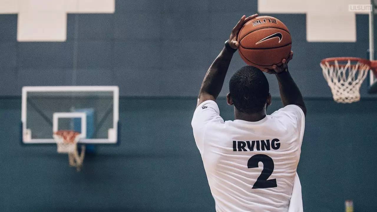 板凳发力！纳兹·里德半场7中4拿到11分5板 三分6中3（替补爆发！纳兹·里德半场7投4中拿下11分5板，三分球6投3中）