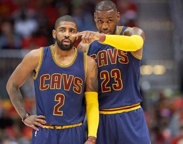 莫斯克拉手球送点，曼联获关键判罚（莫斯克拉手球造点，曼联拿到关键判罚）