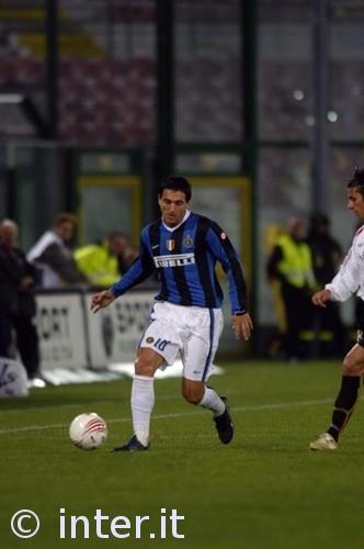 欧冠淘汰赛前瞻：巴萨对阵曼联,（欧冠淘汰赛焦点战：巴萨迎战曼联）