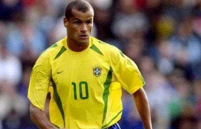 英媒:曼联有信心今夏能以4000万镑出售安东尼.